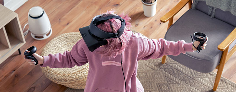 Gamer girl pink hair VR set